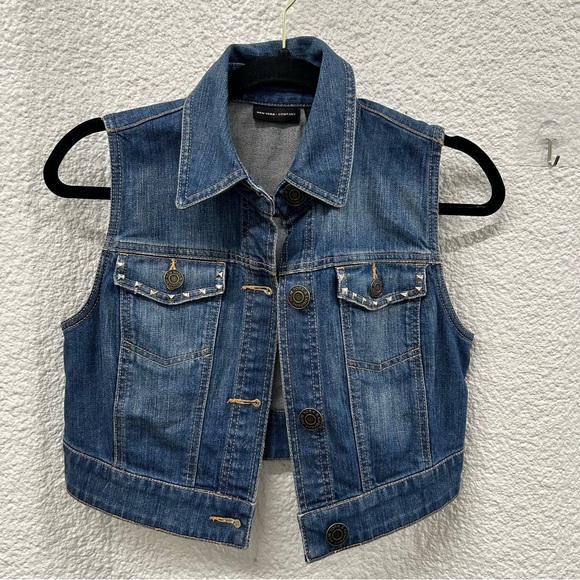 New York Company xs women’s blue denim crop vest, studs on the front 2 pockets - Picture 3 of 6